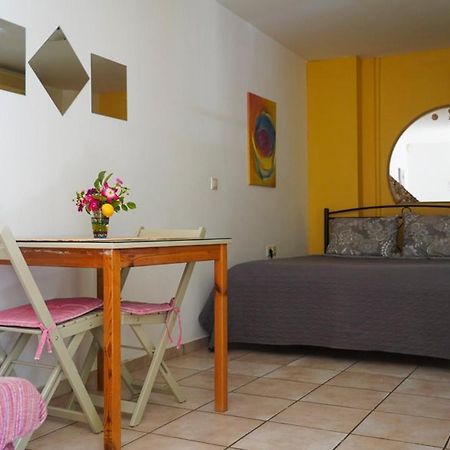 Cosy Guest House With Private Yard Saronida Exterior photo