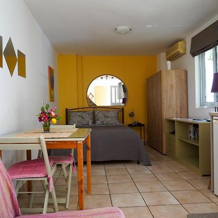 Cosy Guest House With Private Yard Saronida Exterior photo
