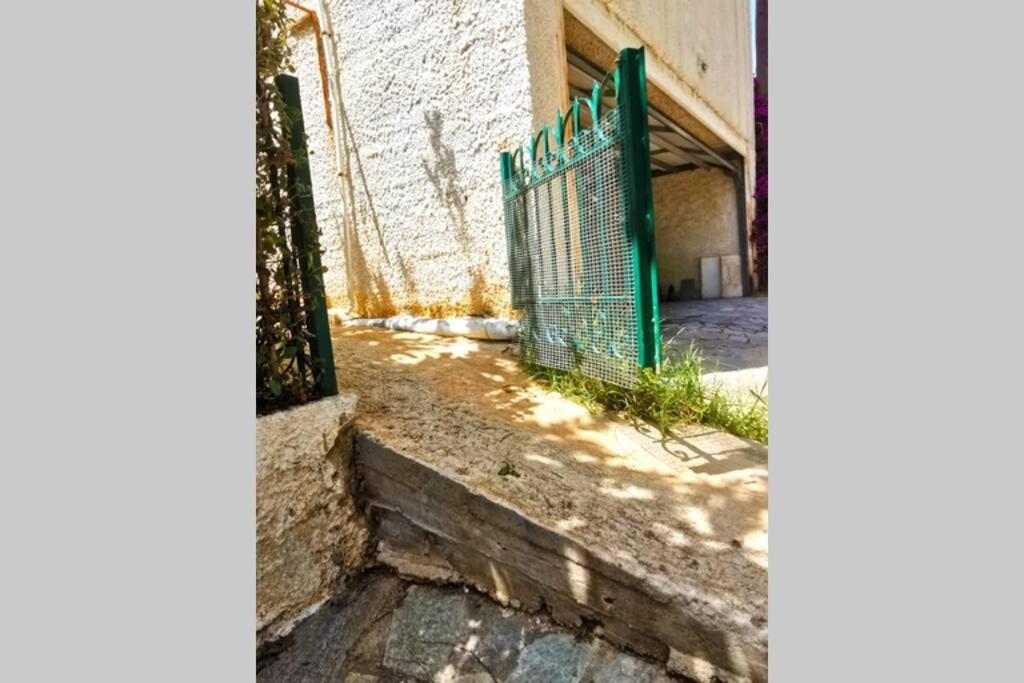 Cosy Guest House With Private Yard Saronida Exterior photo